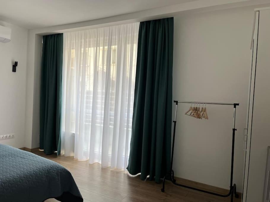 Modern Center 2 Bedroom