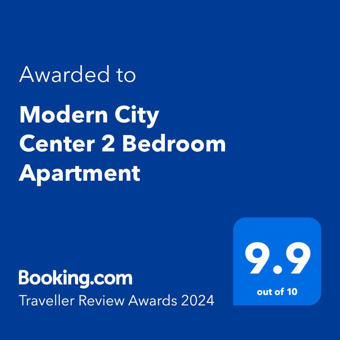 Modern Center 2 Bedroom *